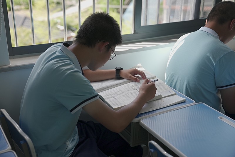 亚军球队的训练方案如何帮助你快速提升篮球技能_2